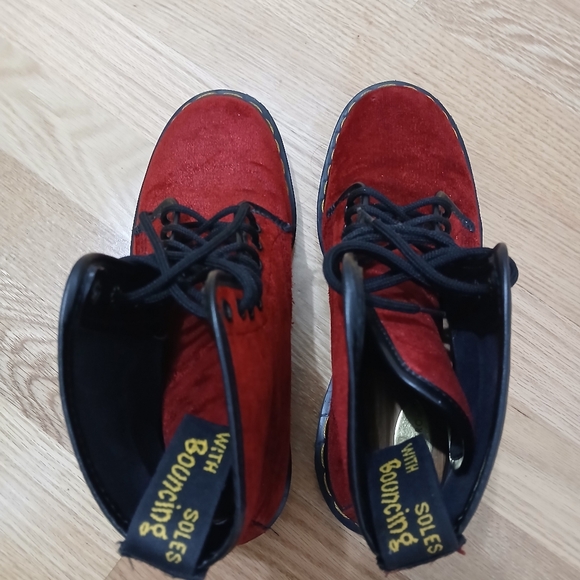 Dr. Martens 1460 Vintage Red Velvet Lace-Up Combat Boots 6 UK 8 USA for Women - Picture 7 of 12